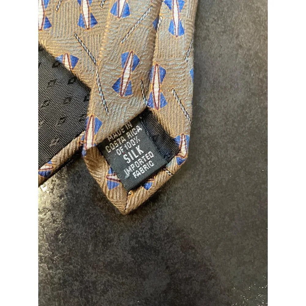 NEO Bill Blass Tan Blue Patterned Silk Necktie
